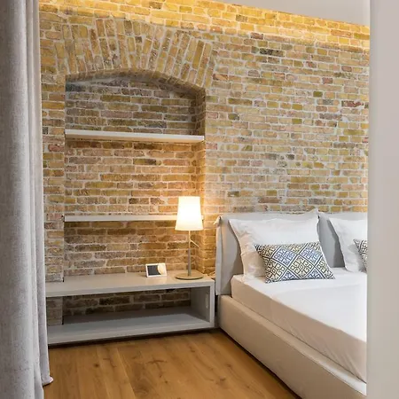 Riva Agava Waterfront سبليت