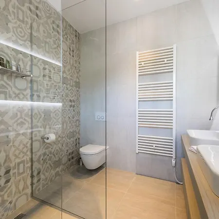 شقة Riva Agava Waterfront