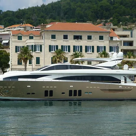Riva Agava Waterfront Apartman Split